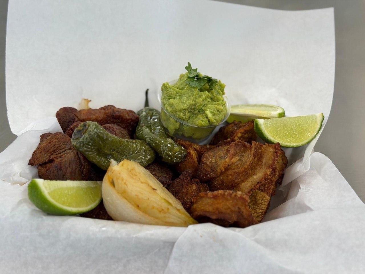 Carnita y Chicharron platter